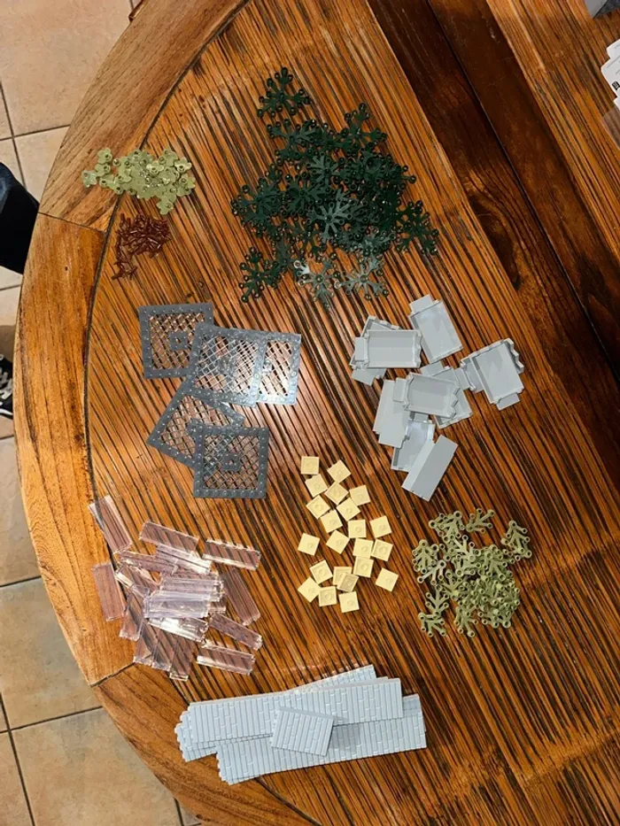 Lots de différentes pièces Lego détails dans la description