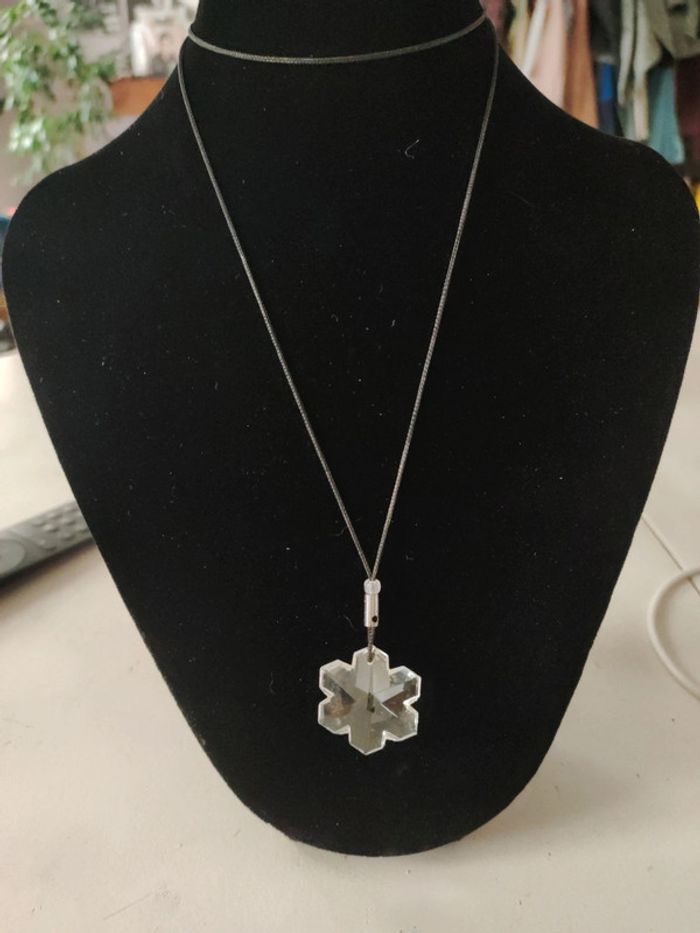 Collier avec pendentif flocon