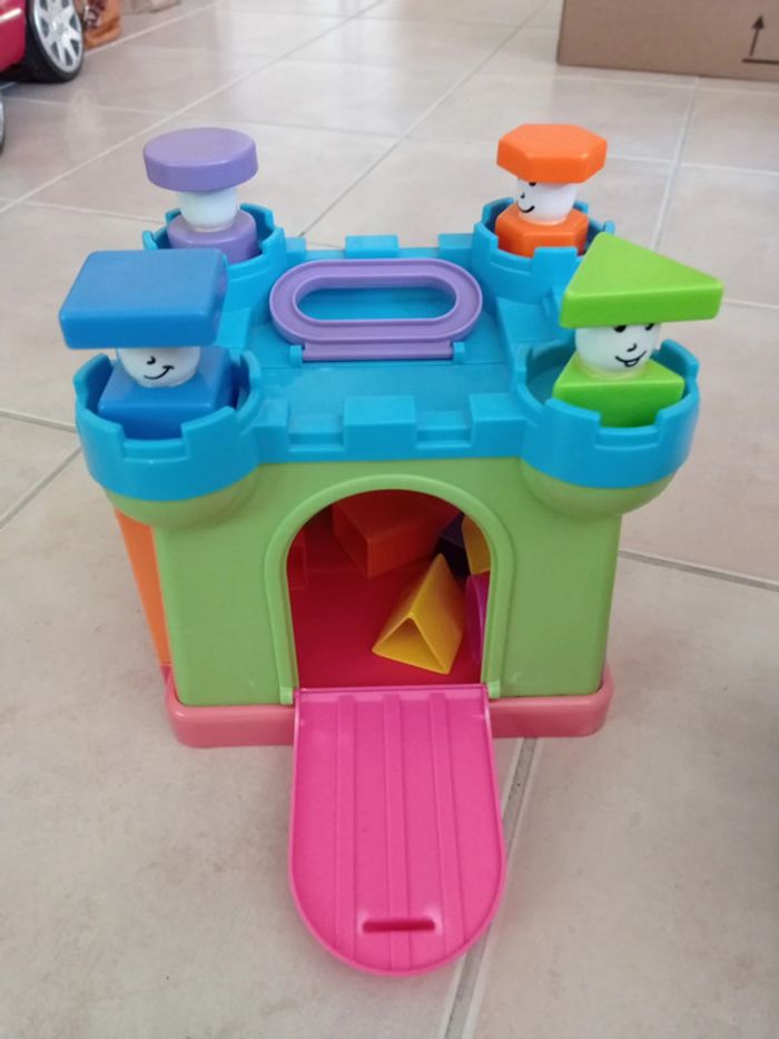 Château avec forme a mettre - photo numéro 2