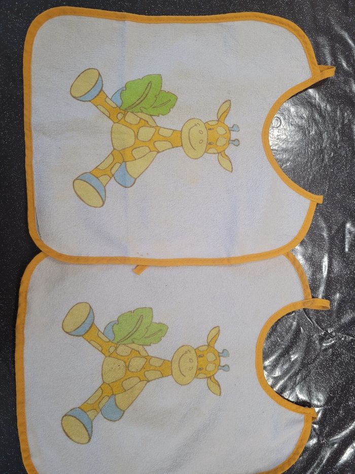 Lot de 10 bavoirs ( 8 plastifié s) - photo numéro 3