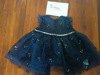 Très jolie robe de fête - 9 mois