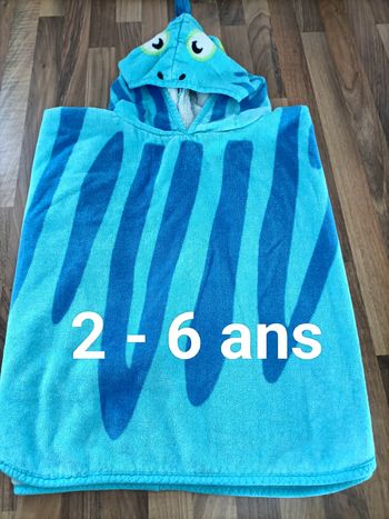 Poncho bleu zèbre Nabaiji 2- 6 ans pour plage piscine ou bain