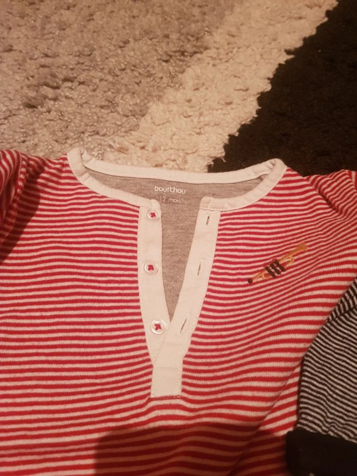 2 tee-shirts 12 mois - photo numéro 2