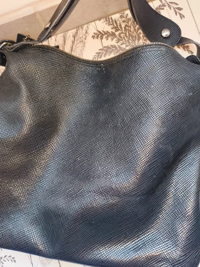 Sac épaule Longchamp en excellent état cuir noir - photo numéro 4