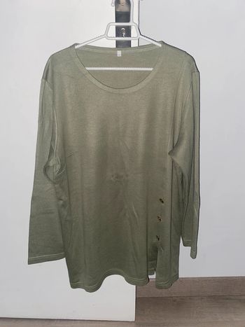 Haut taille 44 manches 3/4 avec boutons