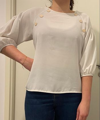 Blouse blanche avec boutons