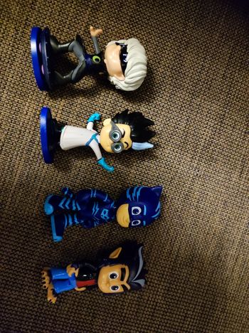 4 figurines pjmask