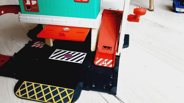 Jeu jouet enfant Sam le pompier plate-forme 2 étages caserne de pompiers - photo numéro 3