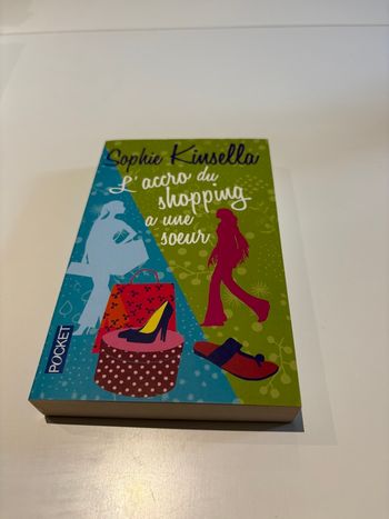Livre « l’accro du shopping a une sœur » de Sophie Kinsella edition Pocket