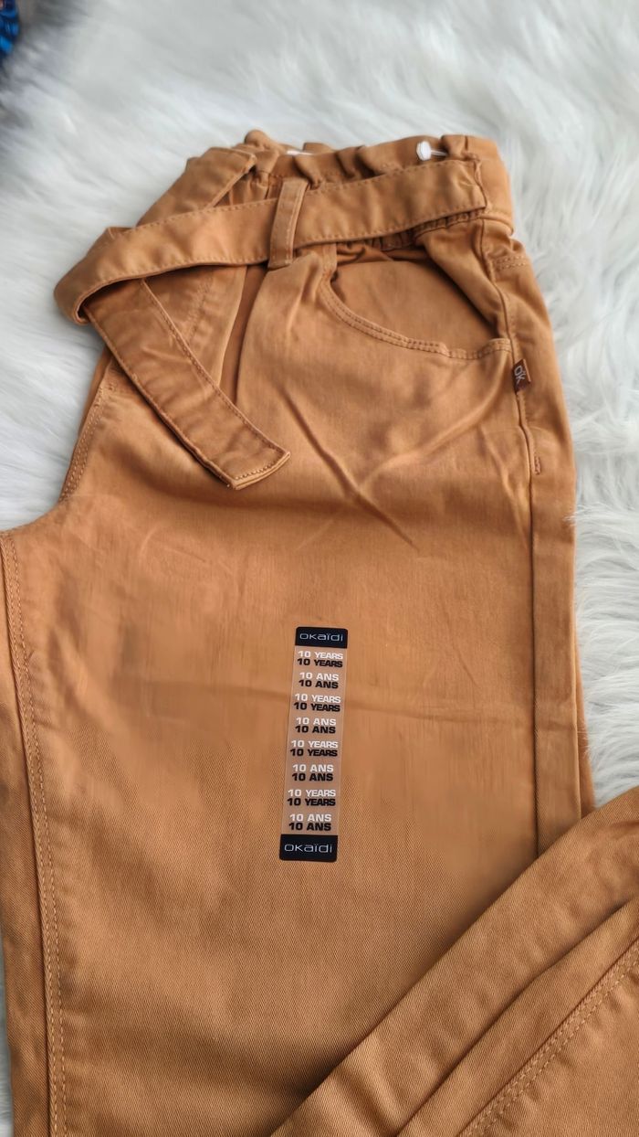 Neuf(non porté) 🏷😍🤩🤎🤎🤎Jeans mom toile 10 ans fille😍🤩🤎🤎🤎 - photo numéro 7