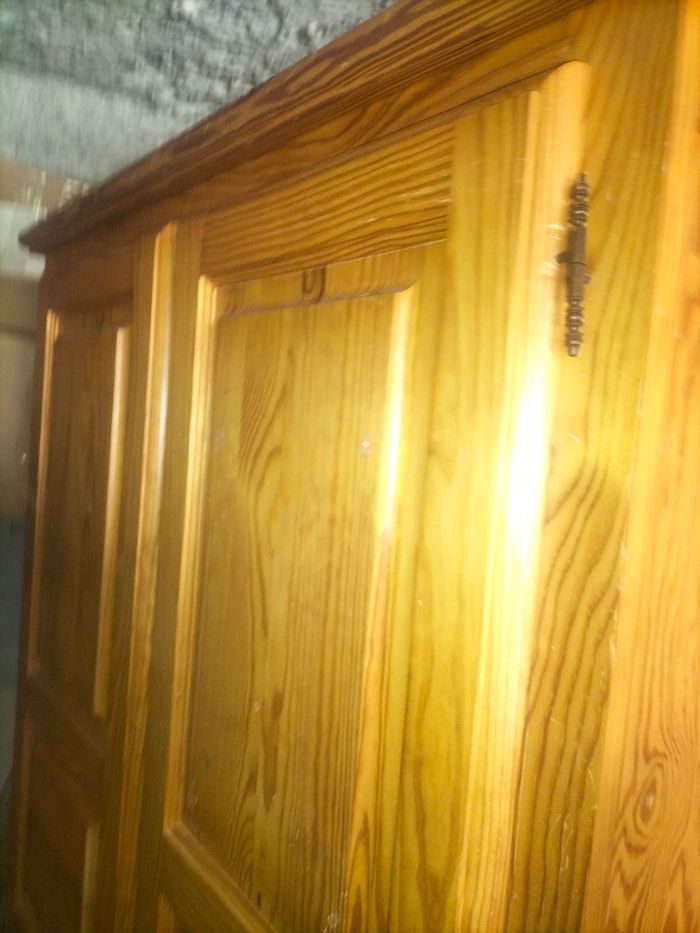 Vend armoire en pin massif bois clair - photo numéro 6