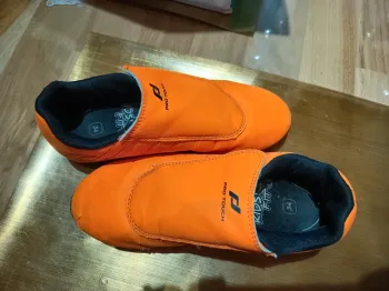 Chaussures foot pro touch 34 à scratch
