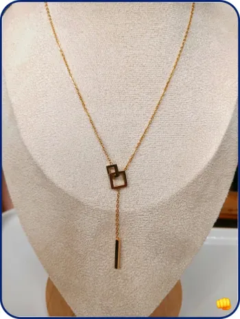Collier doré minimaliste moderne à pendentif géométrique