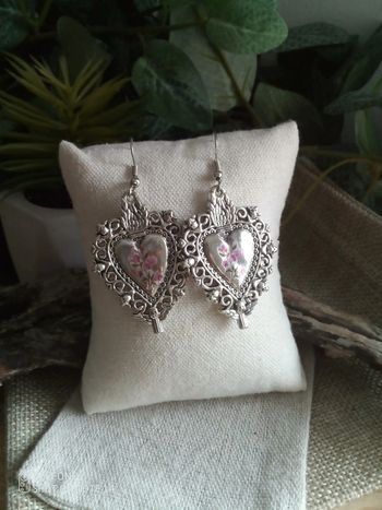 Boucles d'oreilles bohèmes argentées fleuries