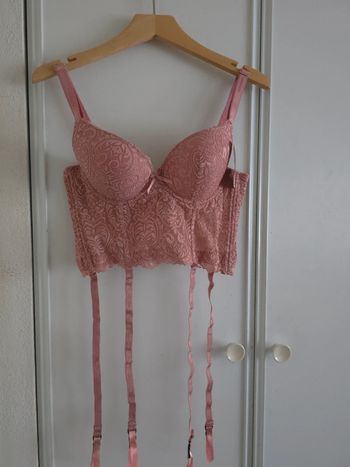 Corset dentelle taille 44 neuf