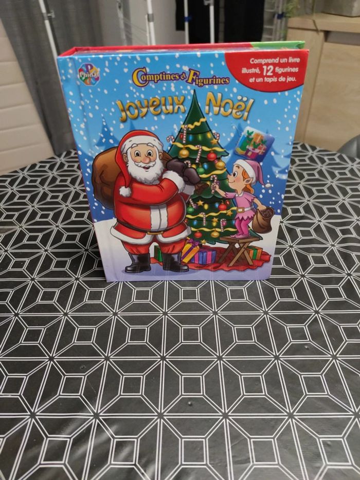 Livre et figurines Noël