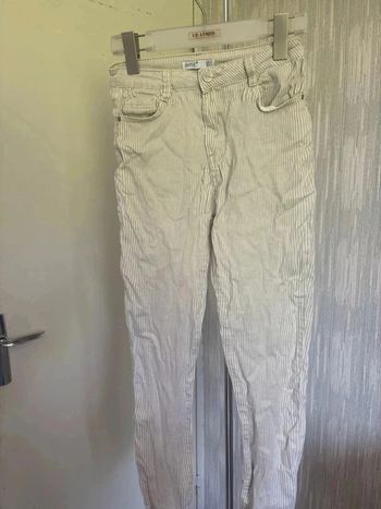 Pantalon chinos taille 36 marque daysie •