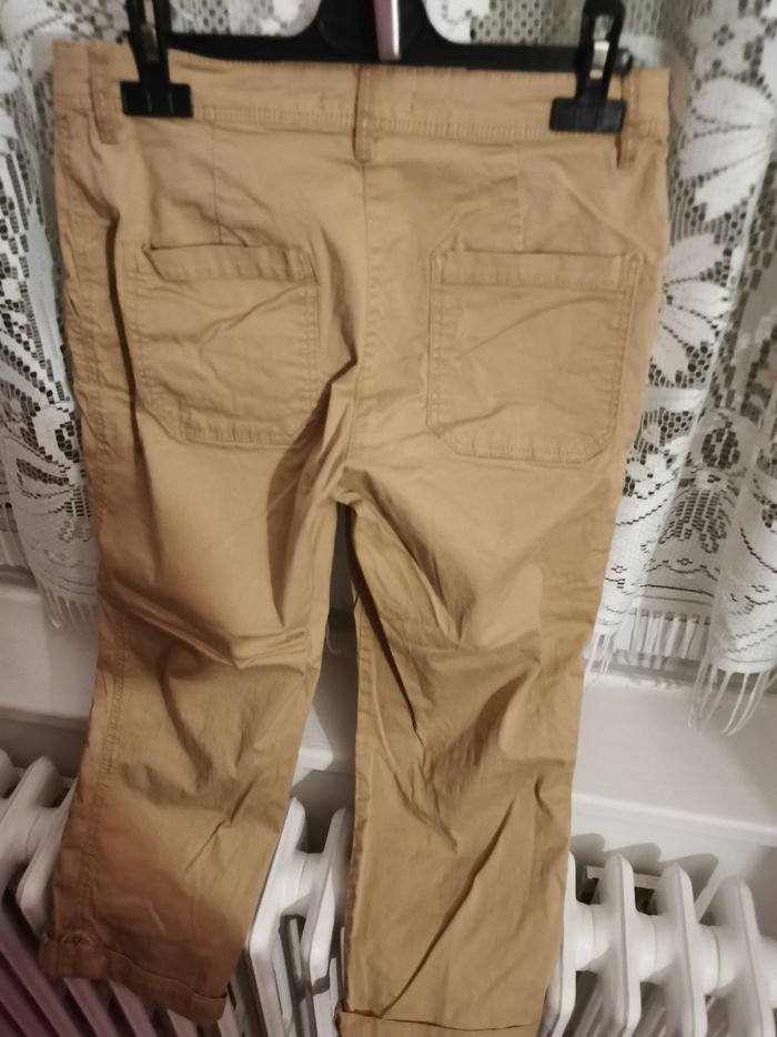 Pantacourt fantaisie dorée, 4 poches, bouton et fermeture , revers en bas - photo numéro 2