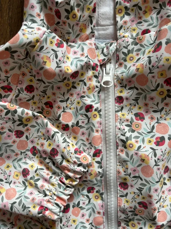 Veste imperméable fleurie 12 mois mots d’enfants parfait état - photo numéro 3