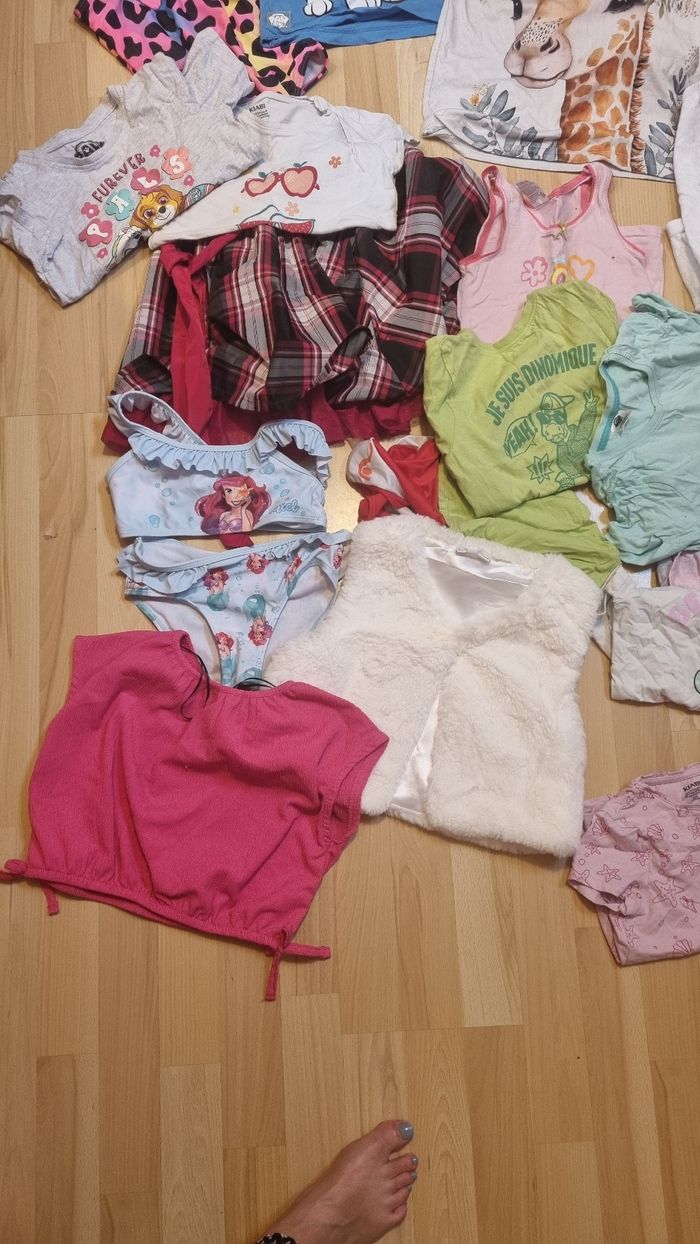 Lot vêtements fille 6 ans - photo numéro 2