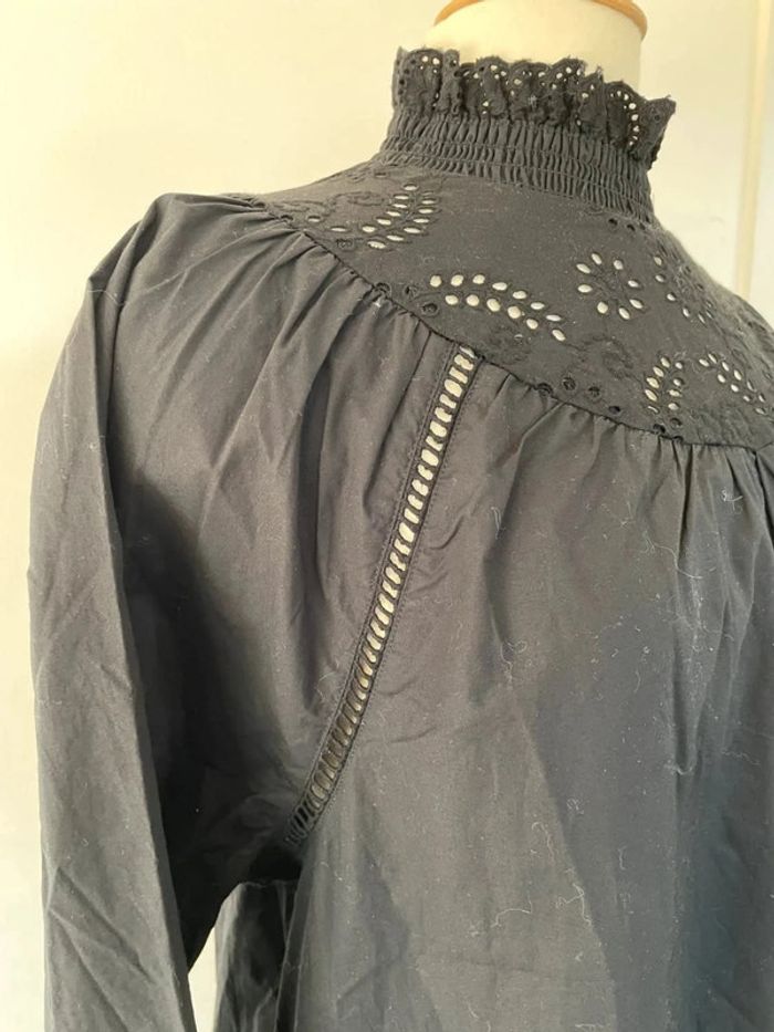 Fabuleuse tunique noire col haut resserré - photo numéro 5