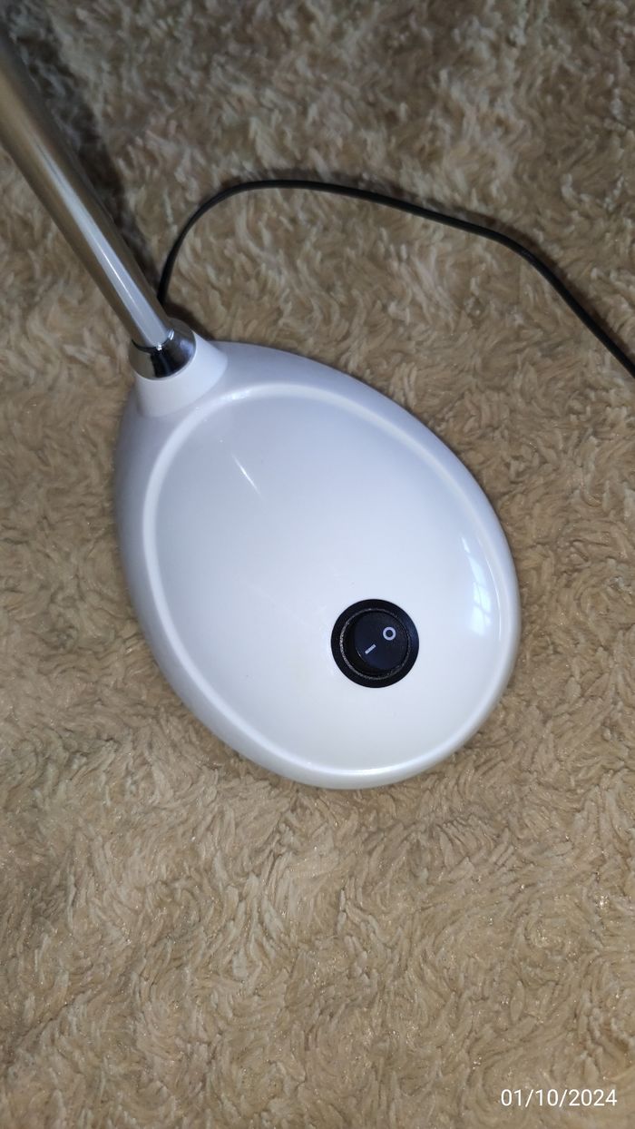 Lampe LED de bureau articulée - photo numéro 7