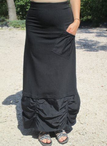 Jupe longue noire, taille 1