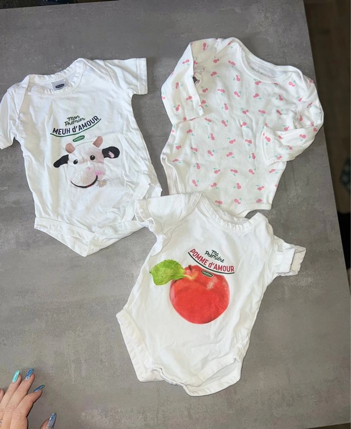 Lot Bodies fille cerise été manche courtes et longues 9 mois