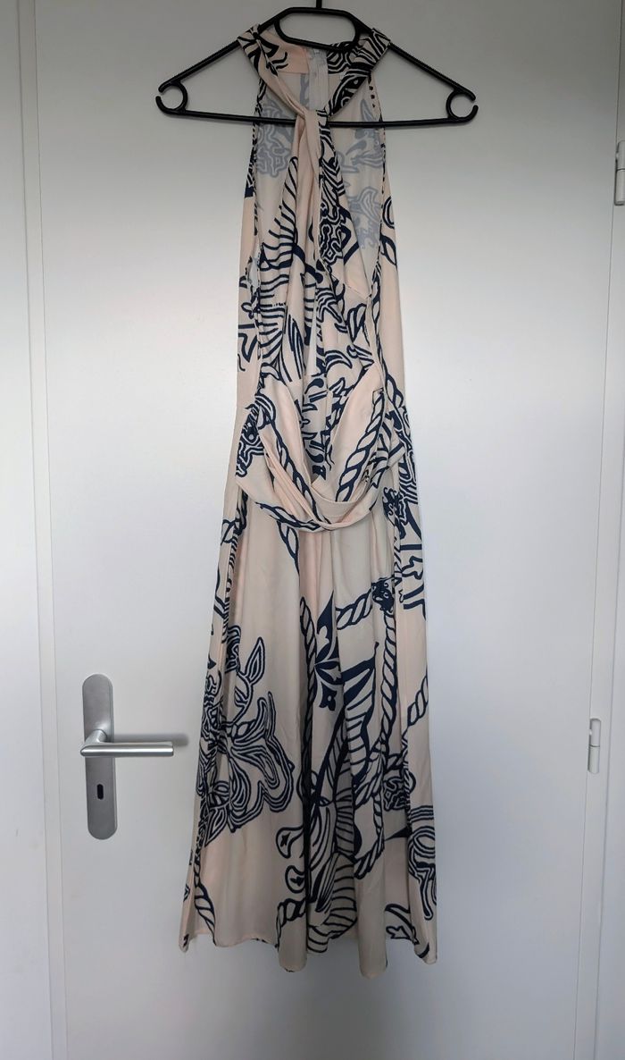 Robe longue dos nu SHEIN – imprimé bleu marine sur fond beige – taille M – neuve sans étiquette