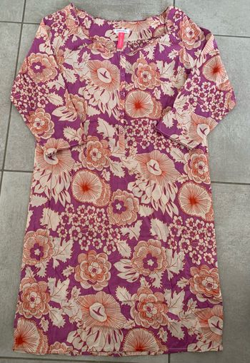 Robe très légère taille 38