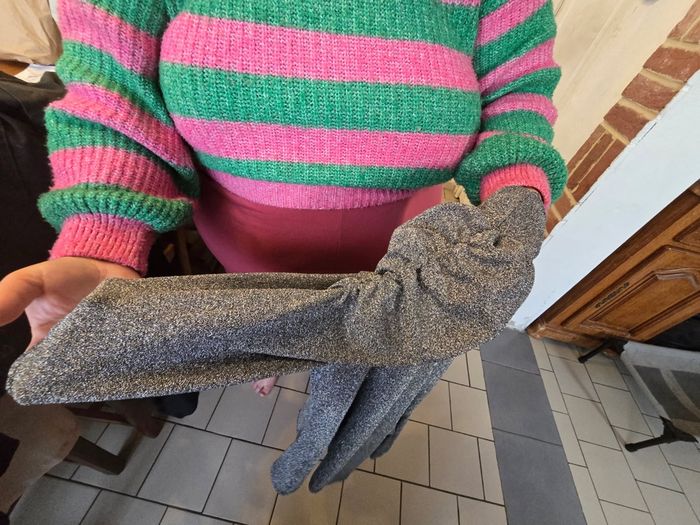 Haut à paillettes épaule froncé - photo numéro 3