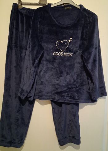 Pyjama bleu marine en pilou tout doux