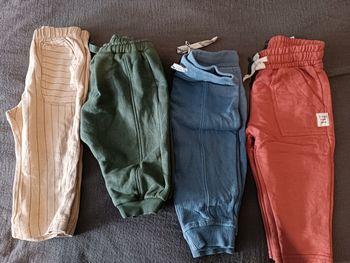 Lot pantalons matière jogging