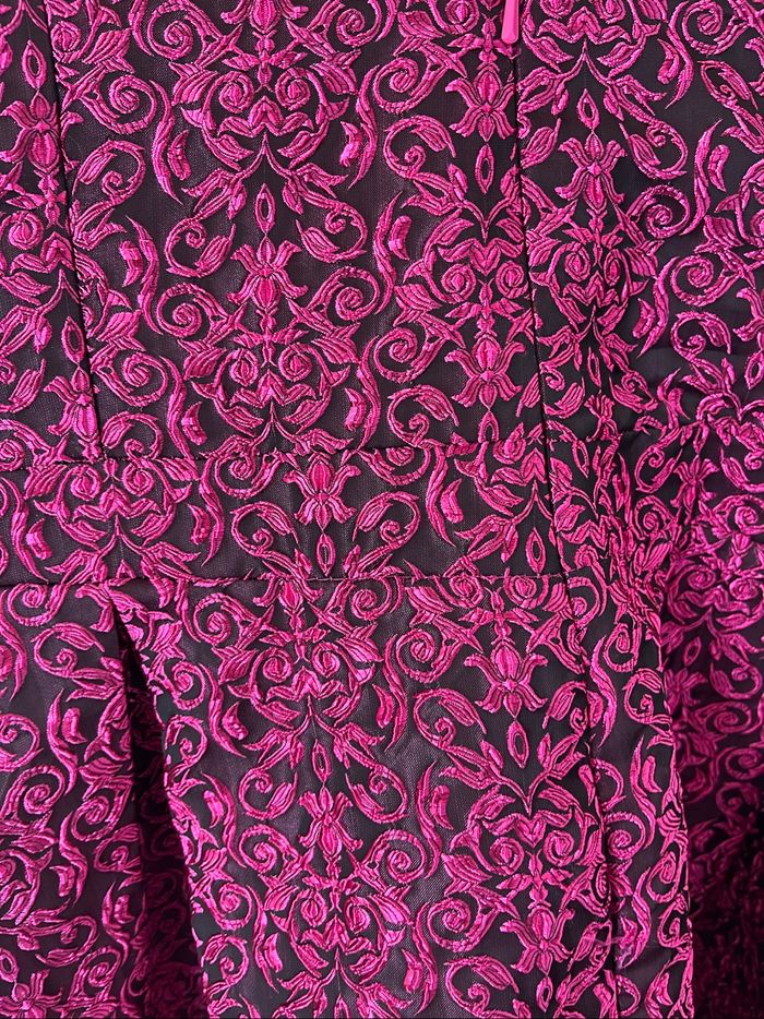 Robe brodée rose et noire taille 42 - photo numéro 5
