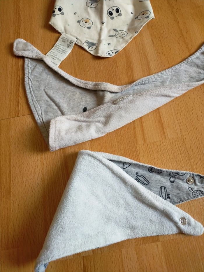 Lot 3 bavoirs bandanas - photo numéro 3