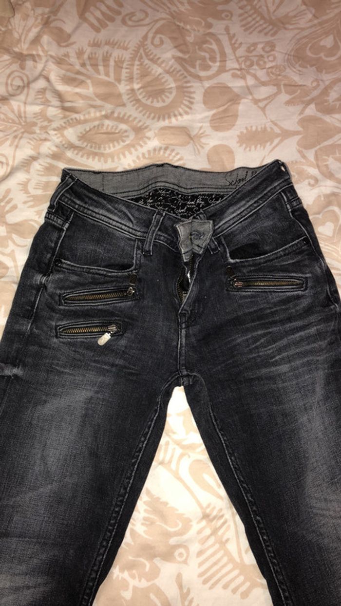 Jean noir - photo numéro 2