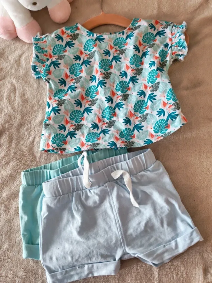 Ensemble 3 pièces t-shirt et short