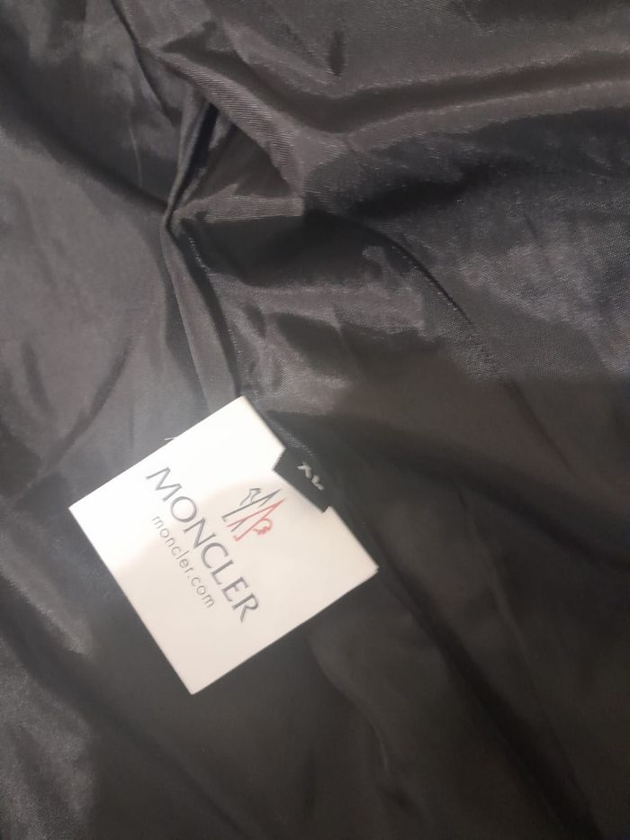 Veste coupe vent  Moncler Neuf Taille M - photo numéro 6