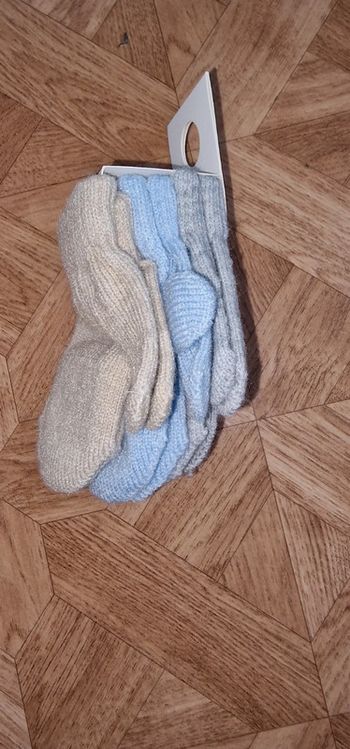 Lot 3paire de gant 12.18mois
