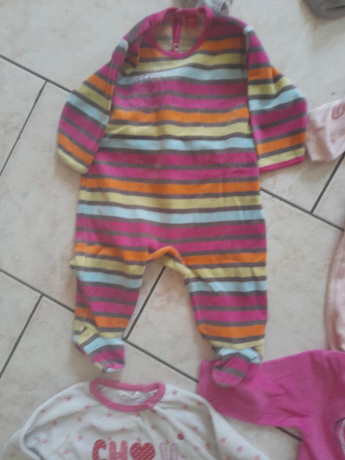 7 pyjamas 6 mois - photo numéro 5