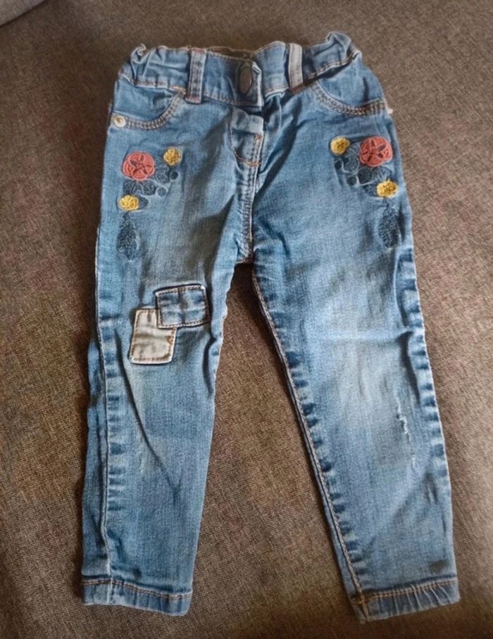Jeans slim à fleurs