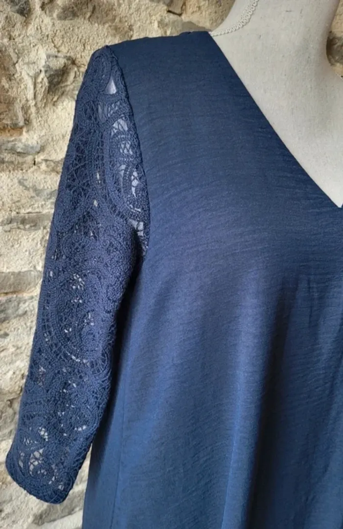 Robe bleue marine avec manches en crochet Grace & Mila Taille M ou 38 - photo numéro 2