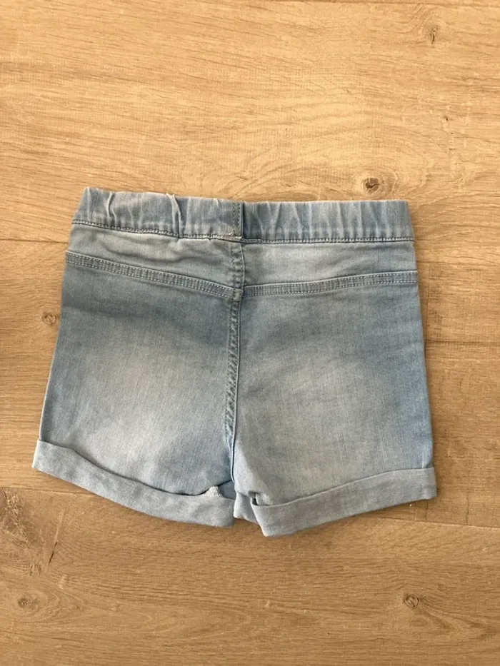 Short en jeans H&M 3/4 ans 104 cm - photo numéro 2