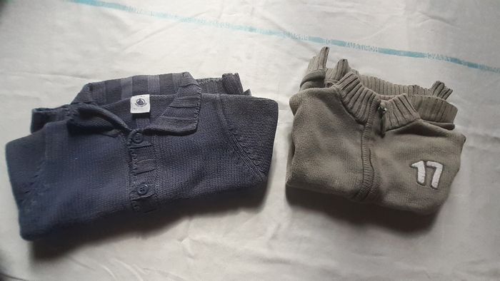 Lot de 2 vestes bleu et kaki