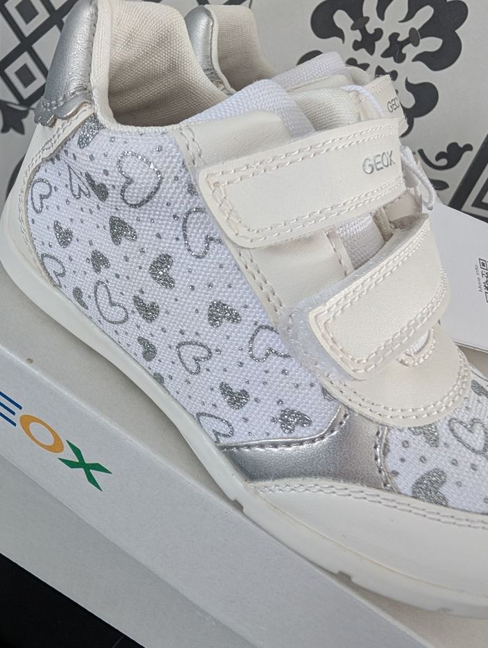 Chaussures fille. Taille 26. Neuf. Geox - photo numéro 4