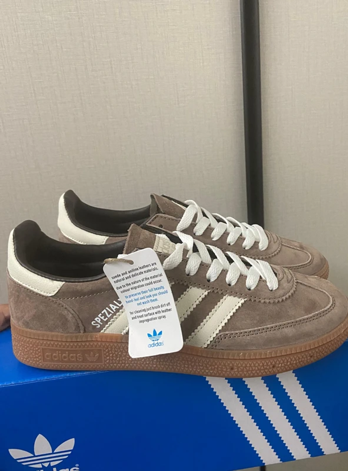 Adidas Handball Spezial Taille 40.5 - photo numéro 2