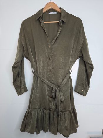 Robe Zara style chemise kaki satinée Taille S