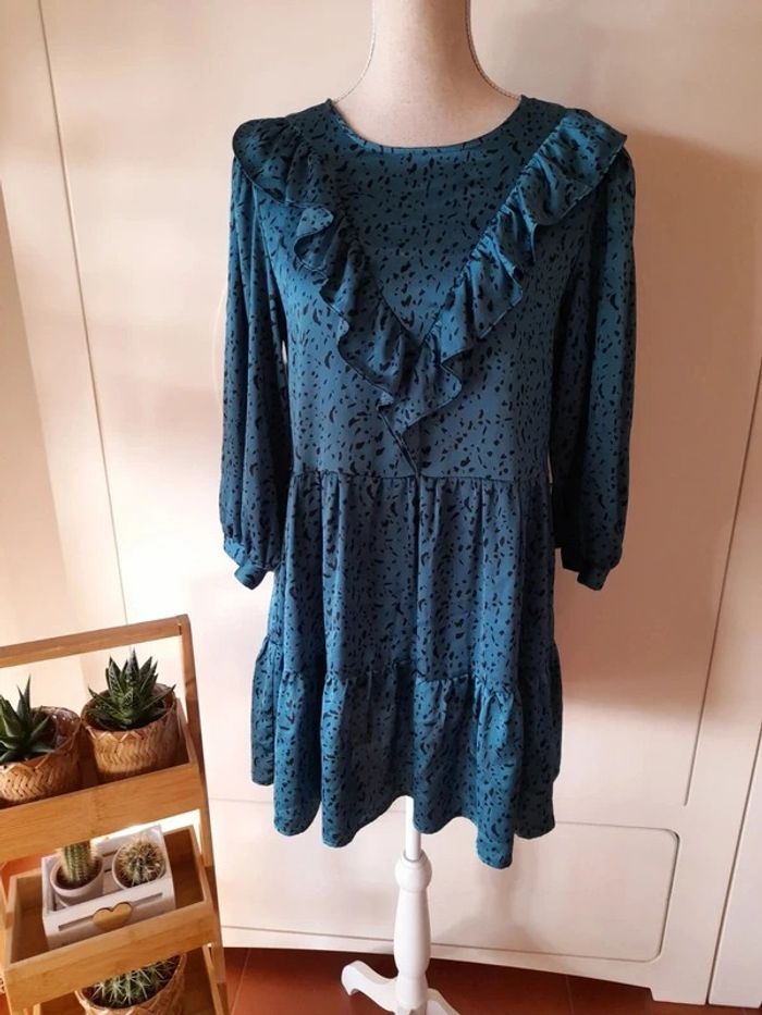 Vestido de volantes verde y negro