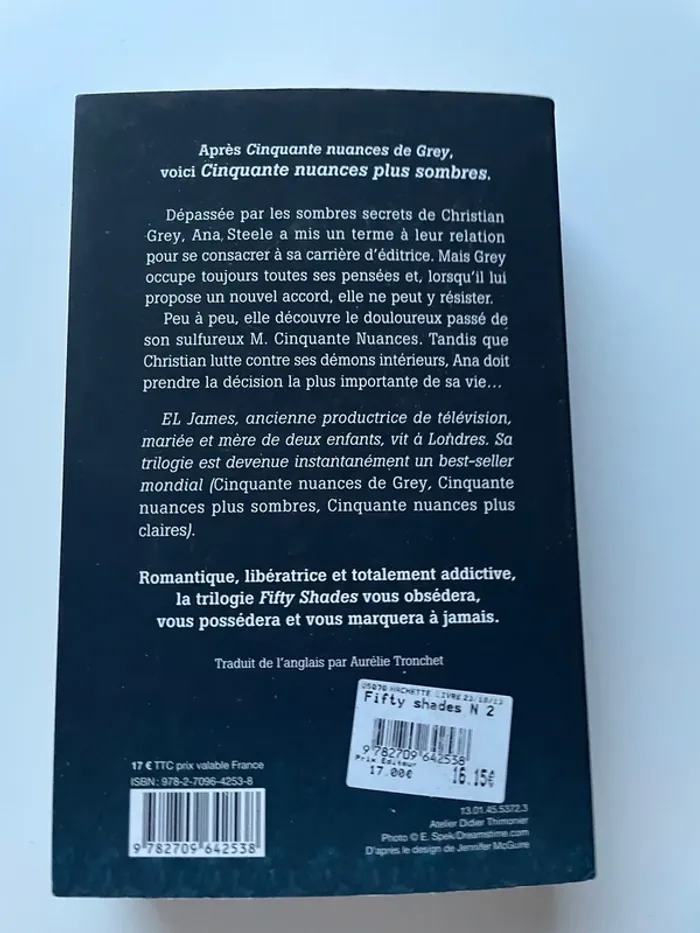 50 nuances plus sombres - photo numéro 2