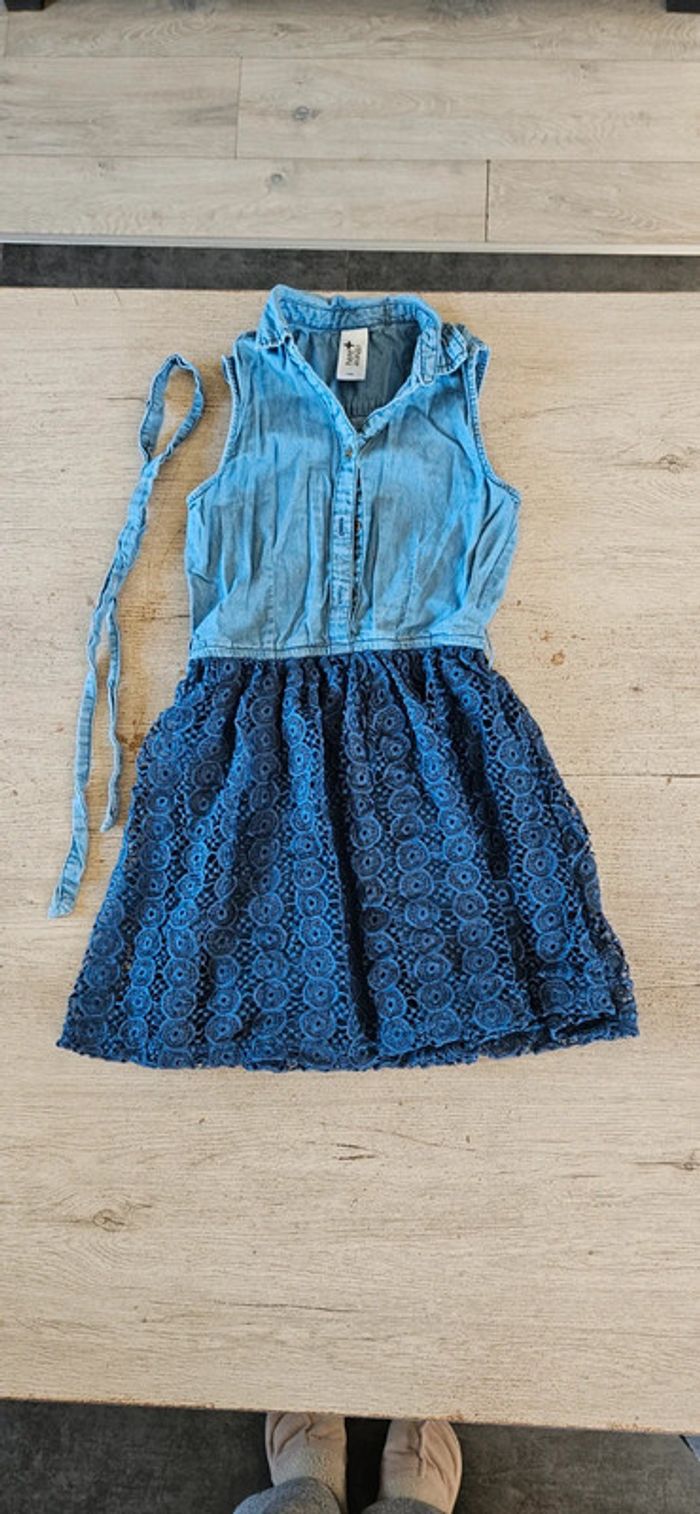 Robe courte sans manche, jean s et broderie,There Here, C&A, taille 10 ans, nickel - photo numéro 2